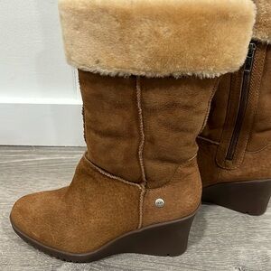 UGG Joslyn 1941 Chestnut Suede Sheepskin Lined Wedge Heel Boots Sz 8 NOWT